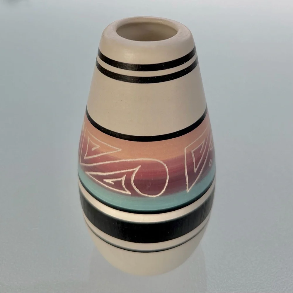 Southwestern Native American Navajo Artisan Signed Small Pottery Vase